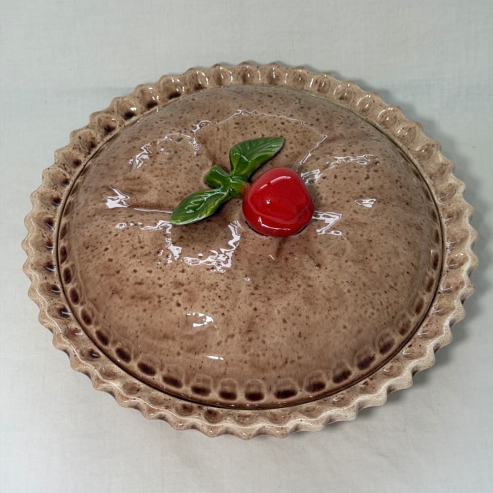 Vintage Ceramic Apple Pie Keeper Covered Dish Speckled Scalloped Crust 10"